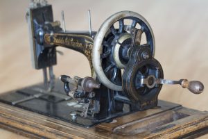 Eine alte Nähmaschine aus London